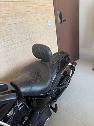 HARLEY-DAVIDSON SOFTAIL FAT BOB 114 HARLEY-DAVIDSON SOFTAIL FAT BOB 114